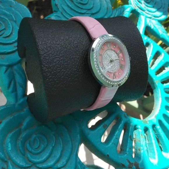 Women's EUC Crystal Encrusted Wristwatch w/ Pink Leather Band! - Picture 3 of 7